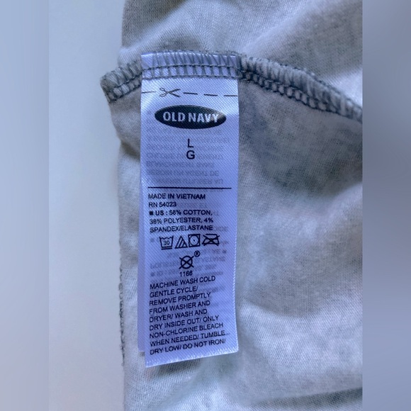 Old Navy Snow Leopard Print Leggings 3/4 Length Size Large NWOTs - Picture 2 of 3